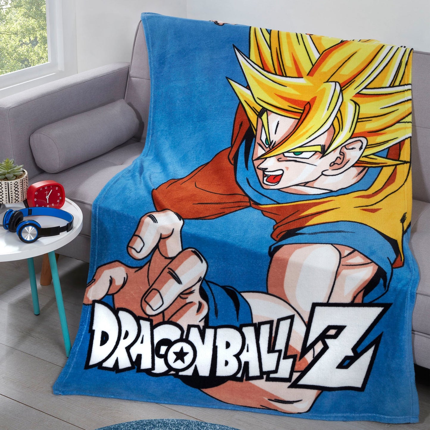 Dragon Ball Z Goku Super Saiyan Fleece Blanket Throw - GeekCore