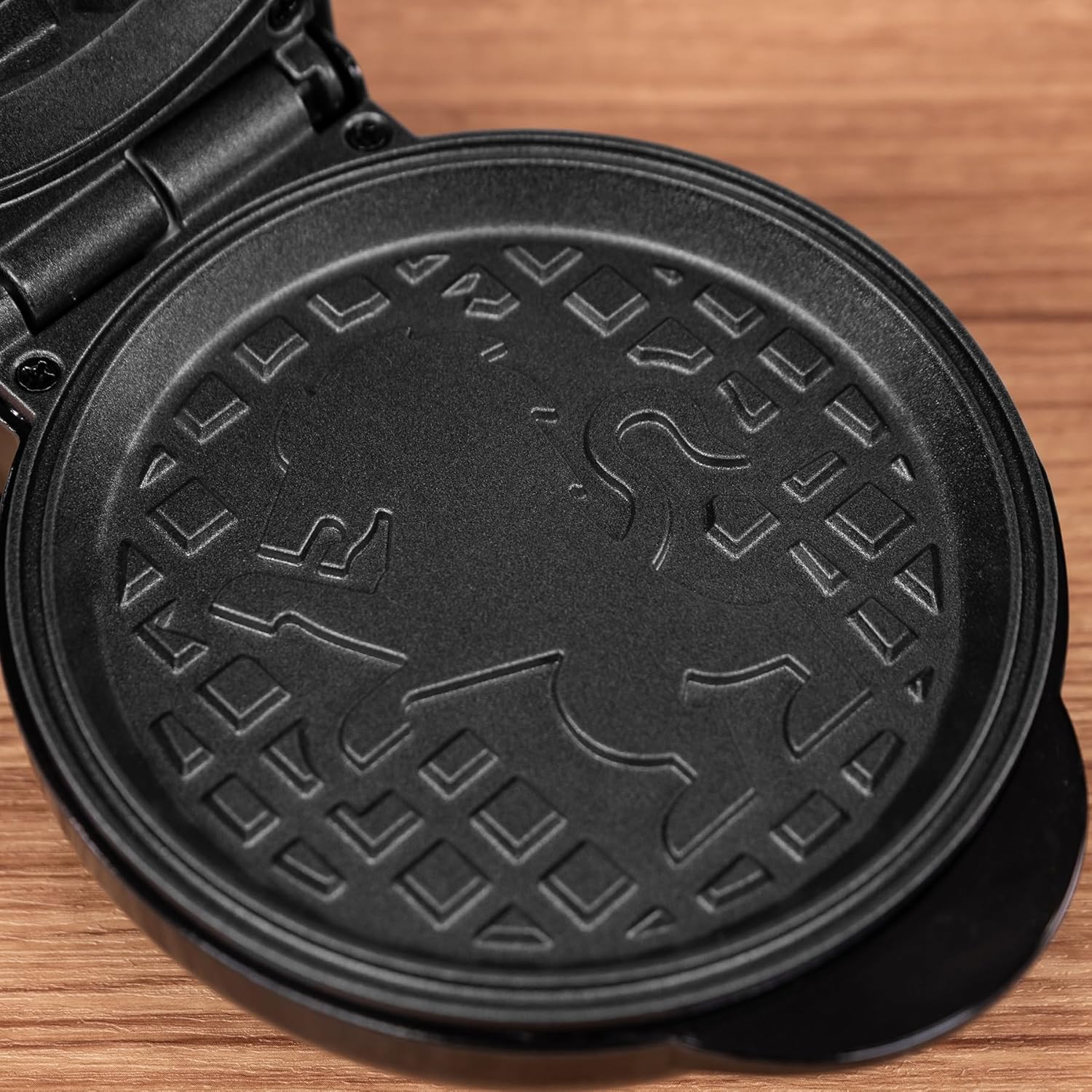 Harry Potter Gryffindor Mini Waffle Maker - GeekCore