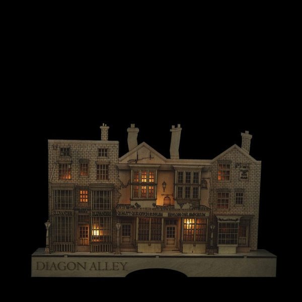 Harry Potter Village - Diagon Alley Illuminated Centrepiece - GeekCore