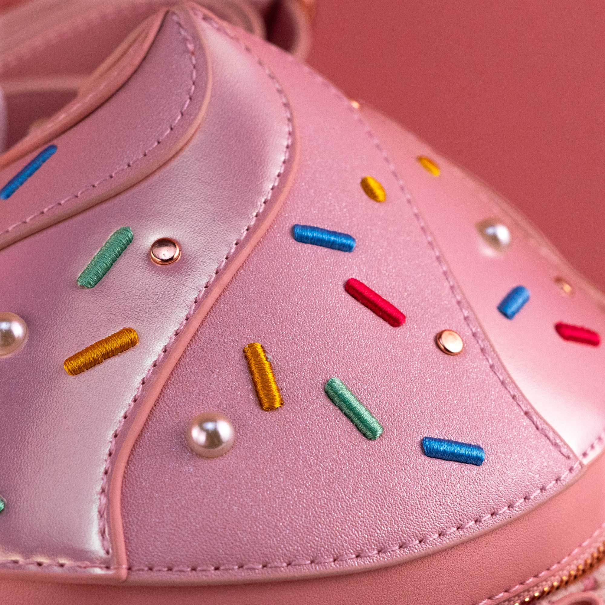 Loungefly Originals Figural Scented Cupcake Crossbody Bag - GeekCore