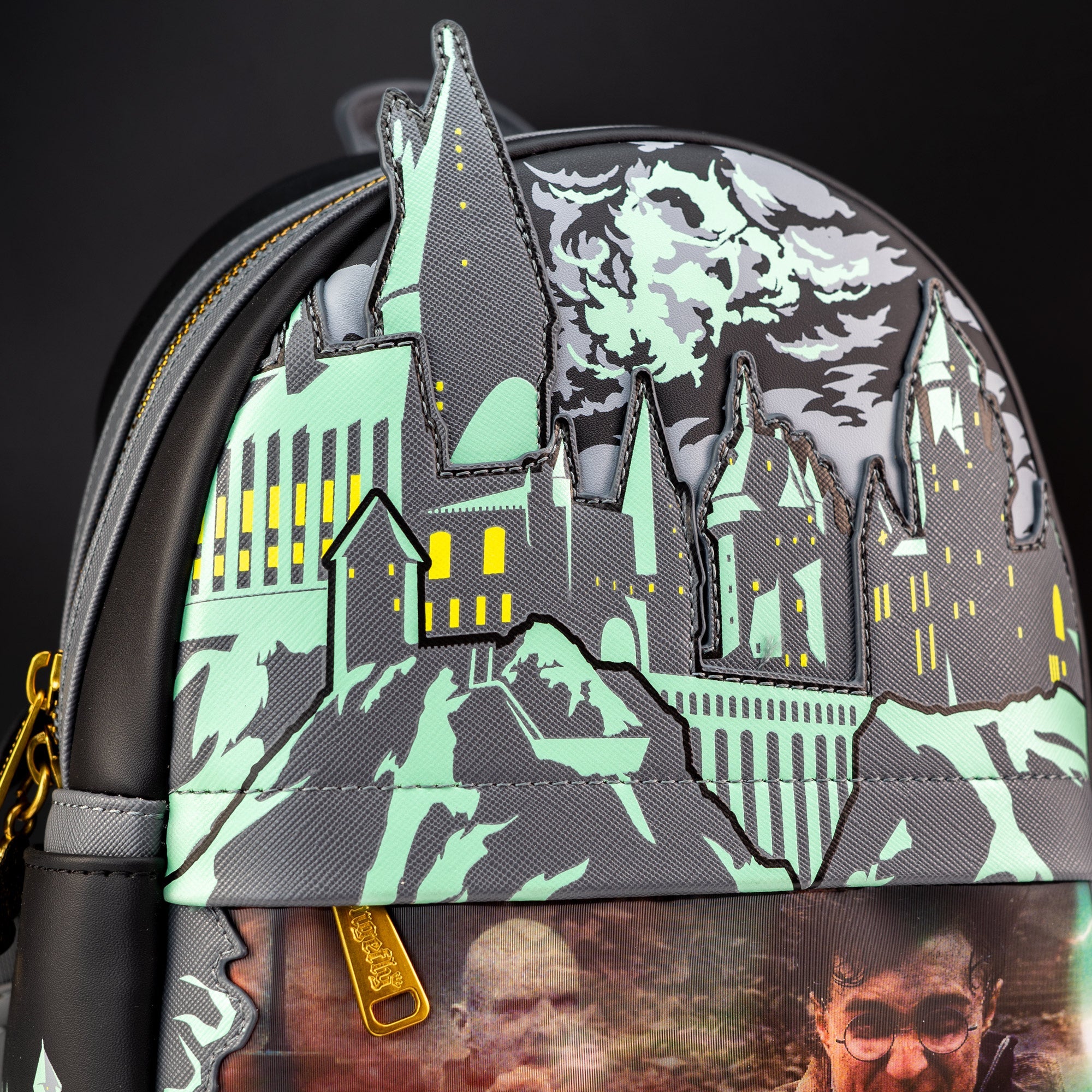 Loungefly x Harry Potter The Battle for Hogwarts Lenticular Mini Backpack - GeekCore