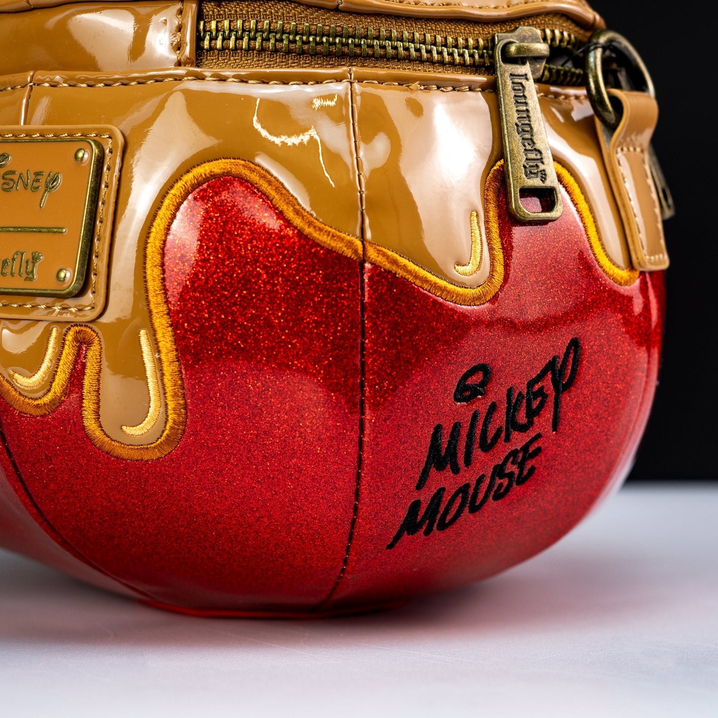 [OUTLET] Loungefly x Disney Mickey Mouse Candy Apple Crossbody Bag - GeekCore