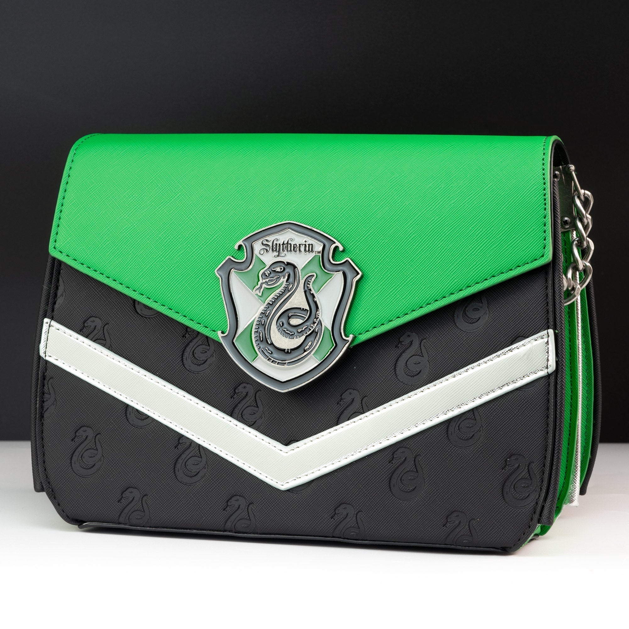 [OUTLET] Loungefly x Harry Potter Slytherin Chain Strap Crossbody Bag - GeekCore