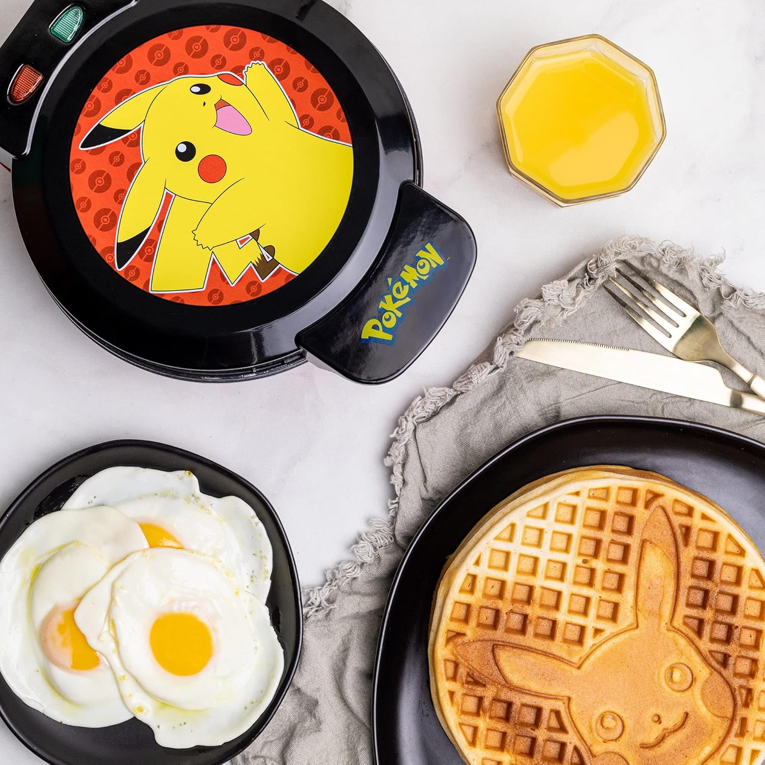 Pokémon Pikachu Electronic Waffle Maker - GeekCore