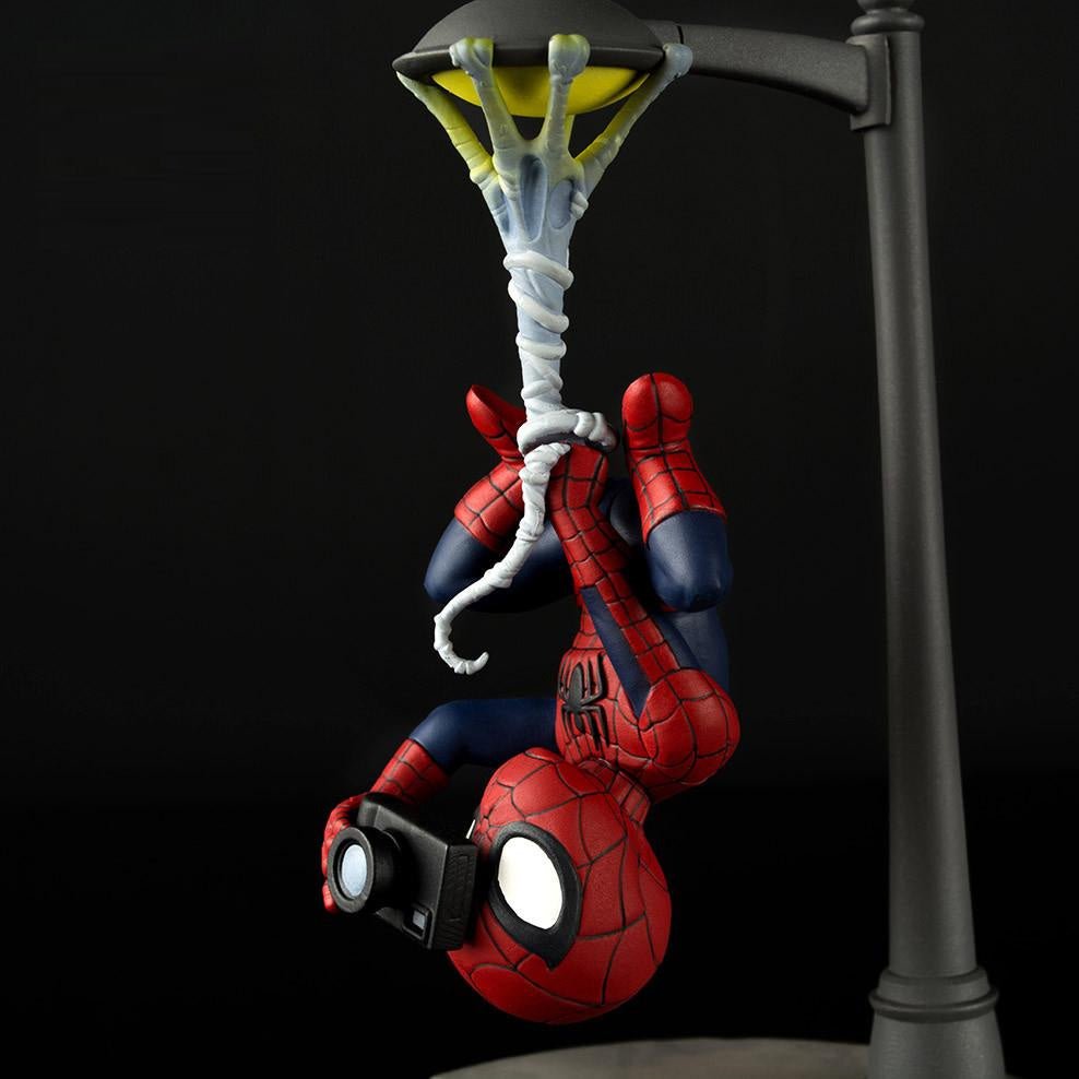 Spider - Man Cam Q - Fig Diorama - GeekCore