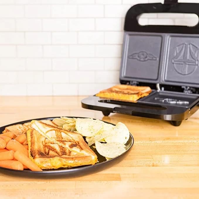 Star Wars The Mandalorian Electronic Grilled Cheese Toastie Maker - GeekCore