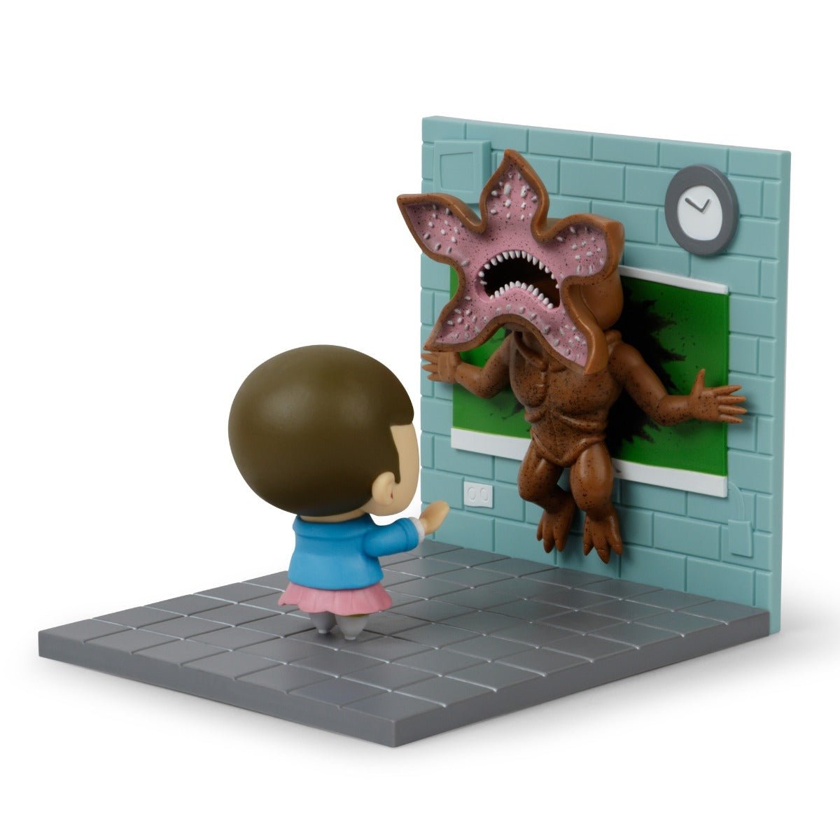 Stranger Things "Eleven vs Demogorgon" Diorama (LootCrate Exclusive) - GeekCore