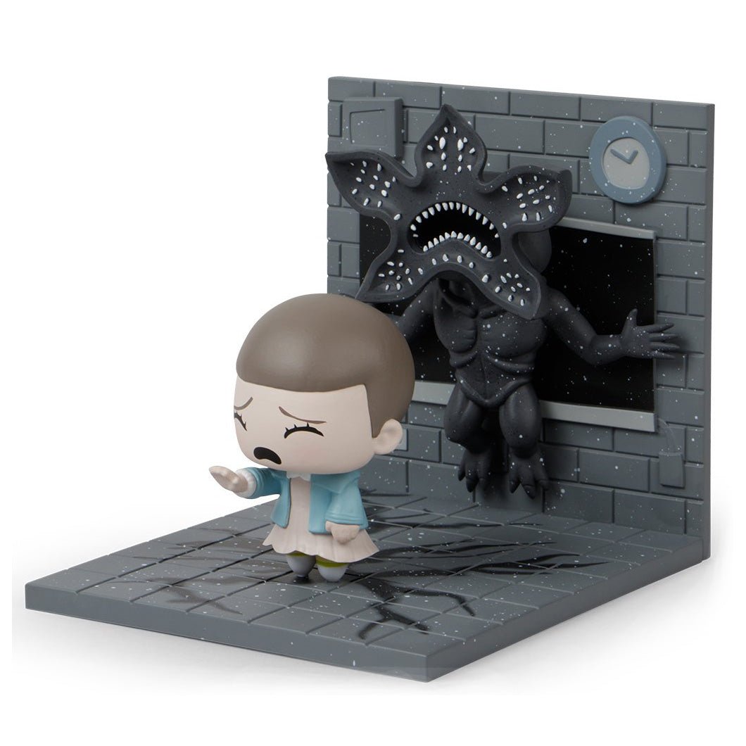 Stranger Things Upside Down "Eleven vs Demogorgon" Diorama (NYCC Exclusive) - GeekCore